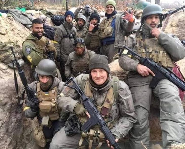 Các tình nguyện viên nước ngoài trong cuộc chiến Nga - Ukraine - Ảnh 1. Các tình nguyện viên nước ngoài trong cuộc chiến Nga - Ukraine - Ảnh 1.
