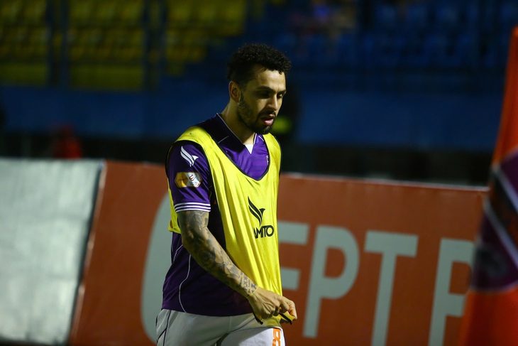 wellington-nem-1728046391065725892813 Cựu tuyển thủ Brazil phải ngồi ngoài để hiểu V-League không dễ chơi - Ảnh 1.